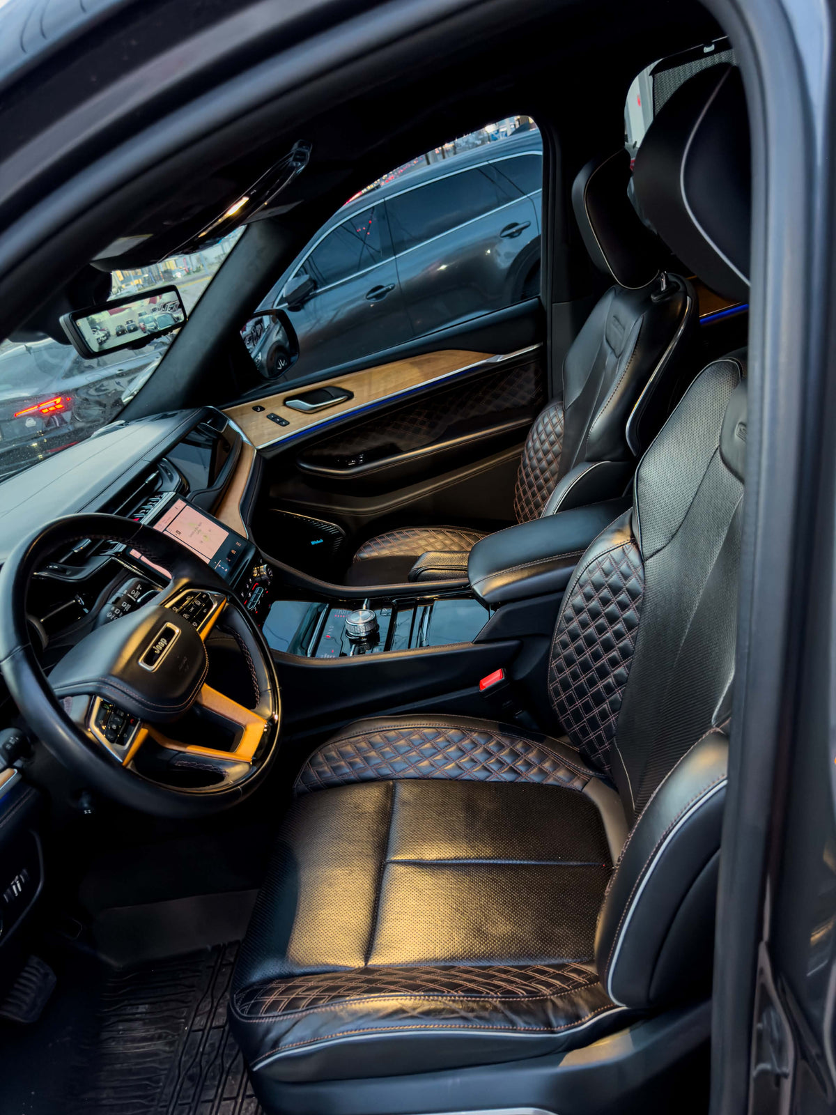 JEEP GRAND CHEROKEE SUMMIT