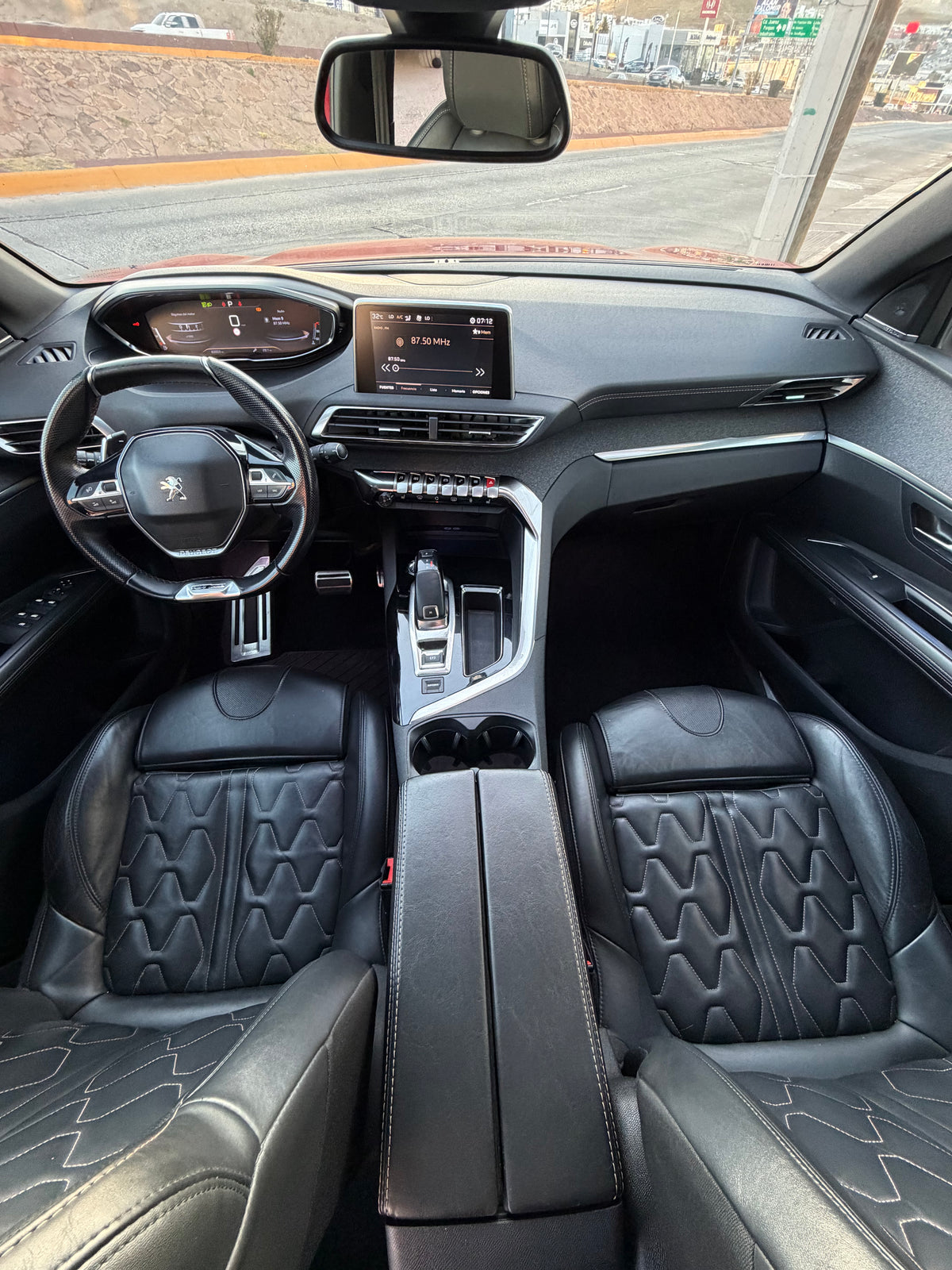PEUGEOT 3008 GT LINE