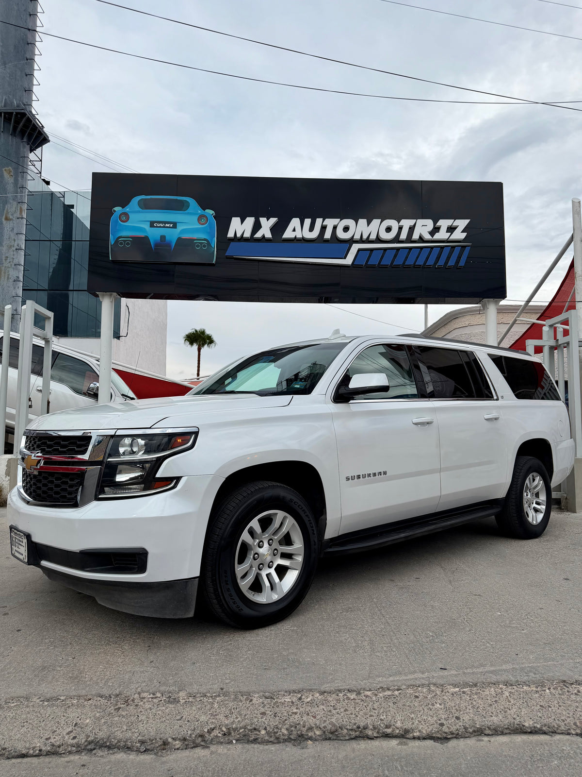 CHEVROLET SUBURBAN LT
