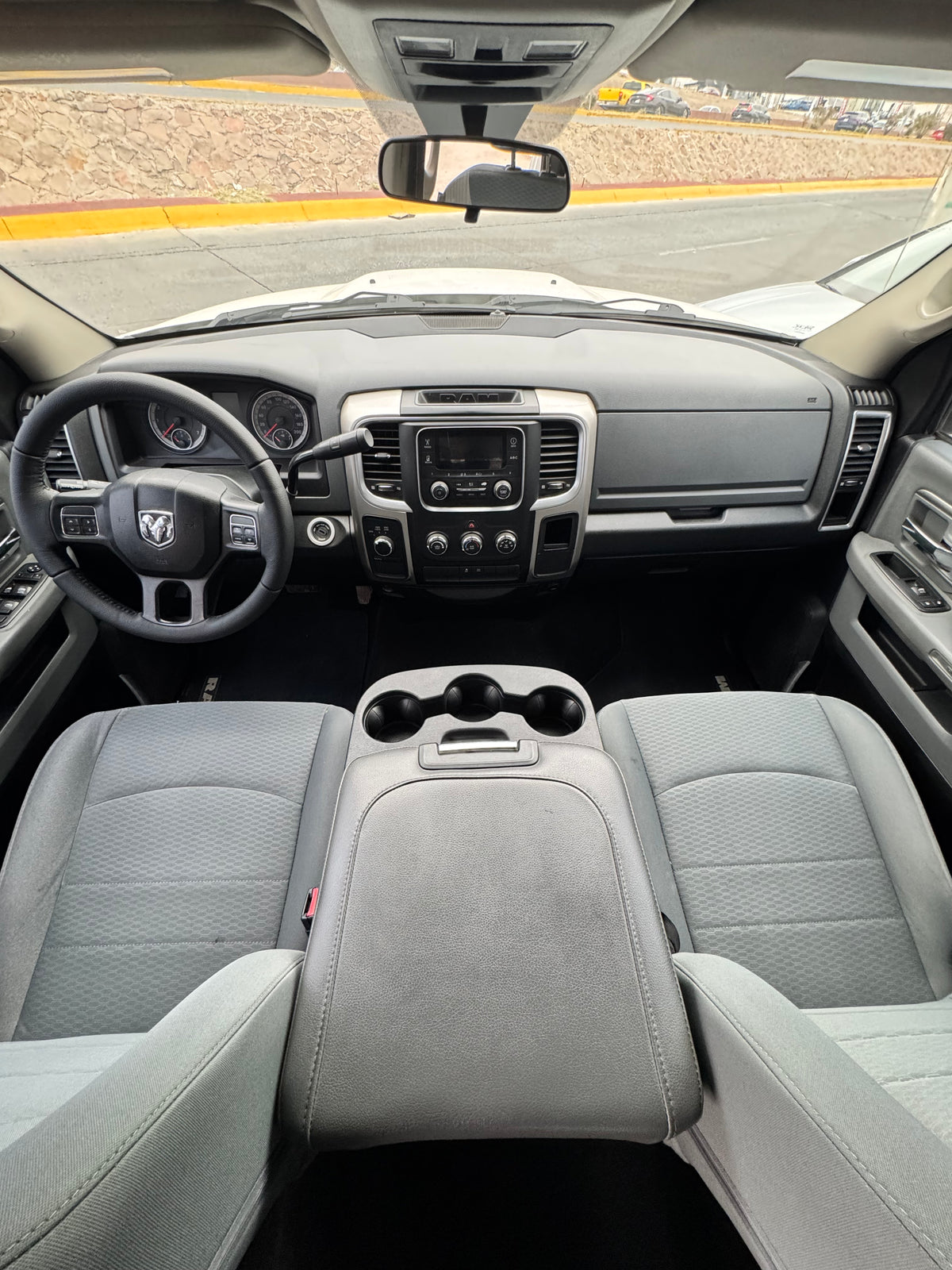 RAM SLT HEMI 4X4