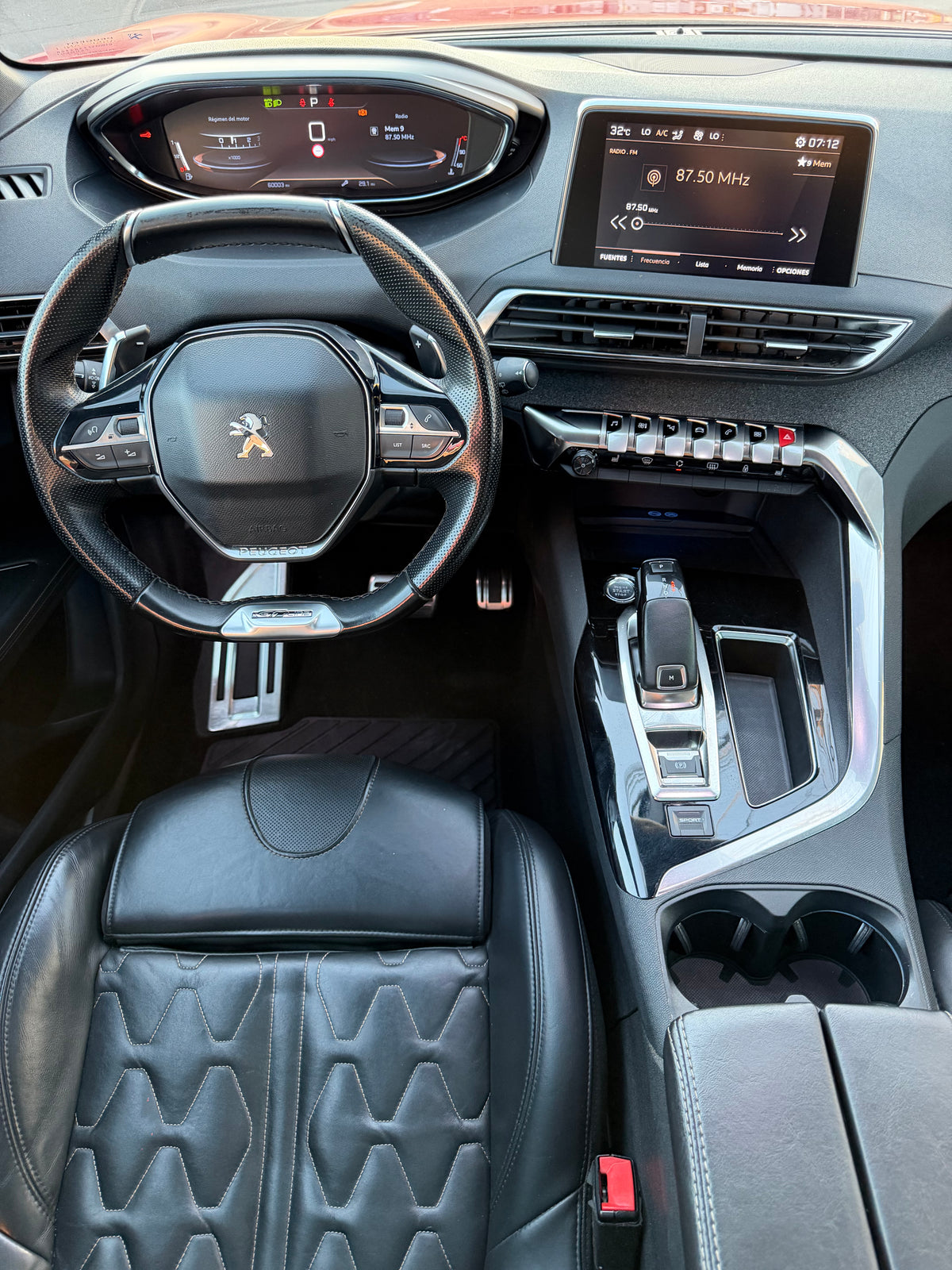 PEUGEOT 3008 GT LINE