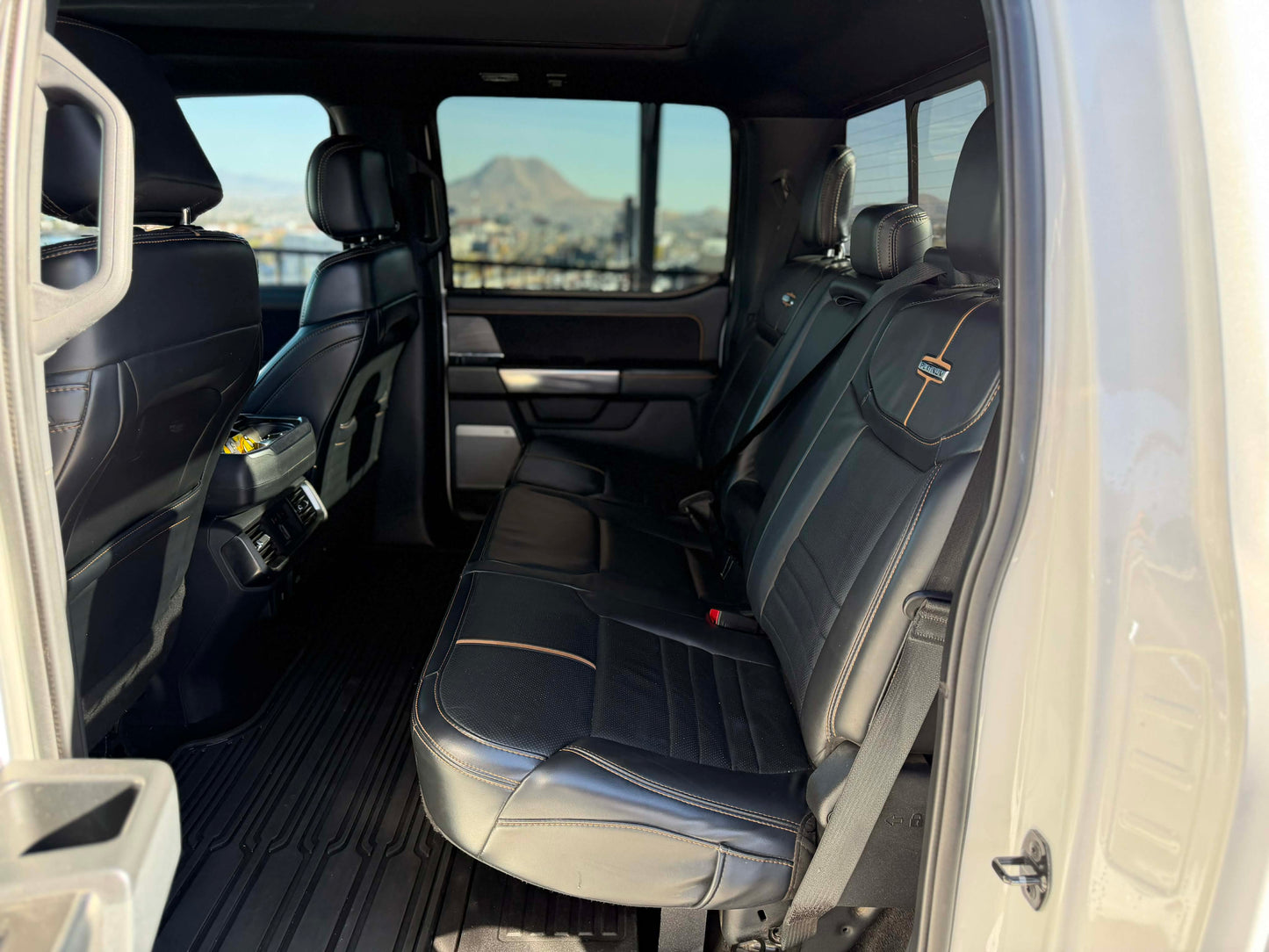 2o21 FORD LOBO PLATINUM