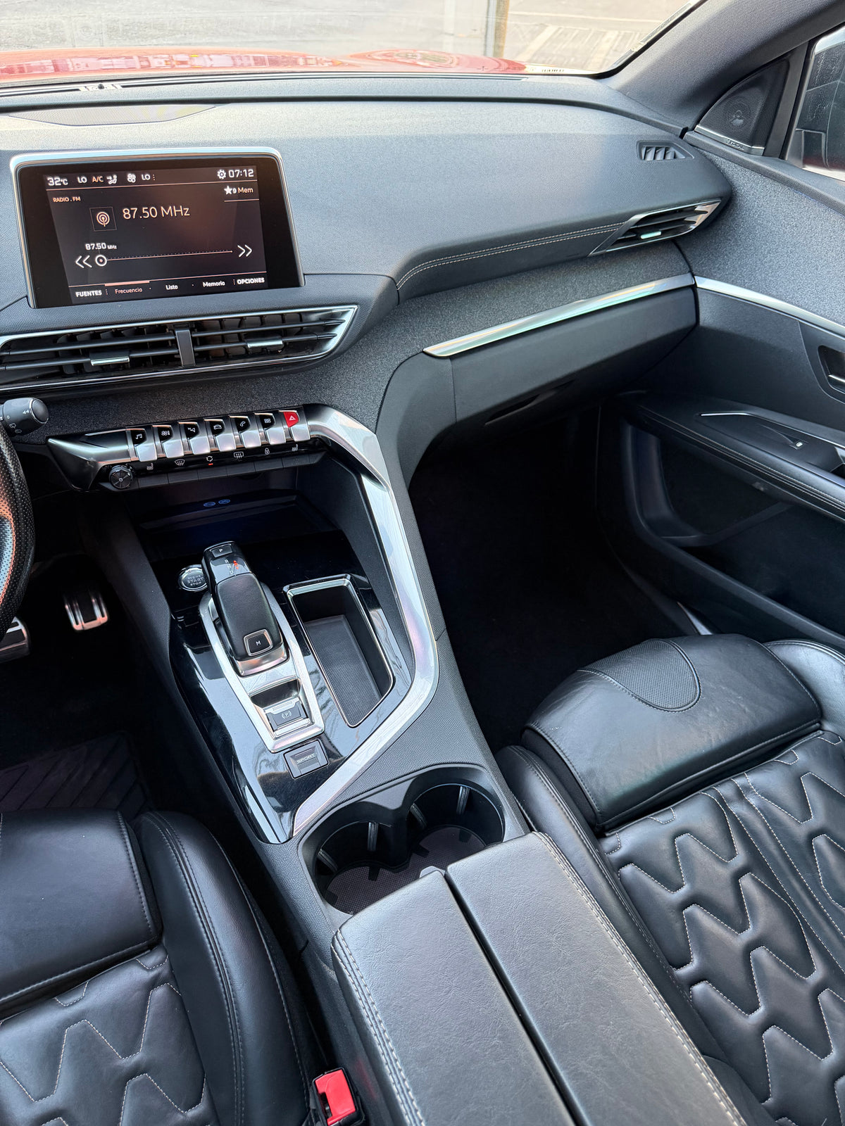 PEUGEOT 3008 GT LINE