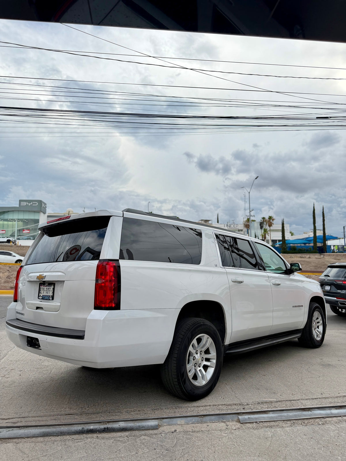 CHEVROLET SUBURBAN LT