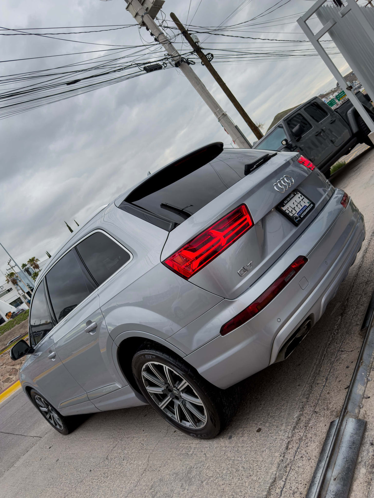 AUDI Q7 ELITE