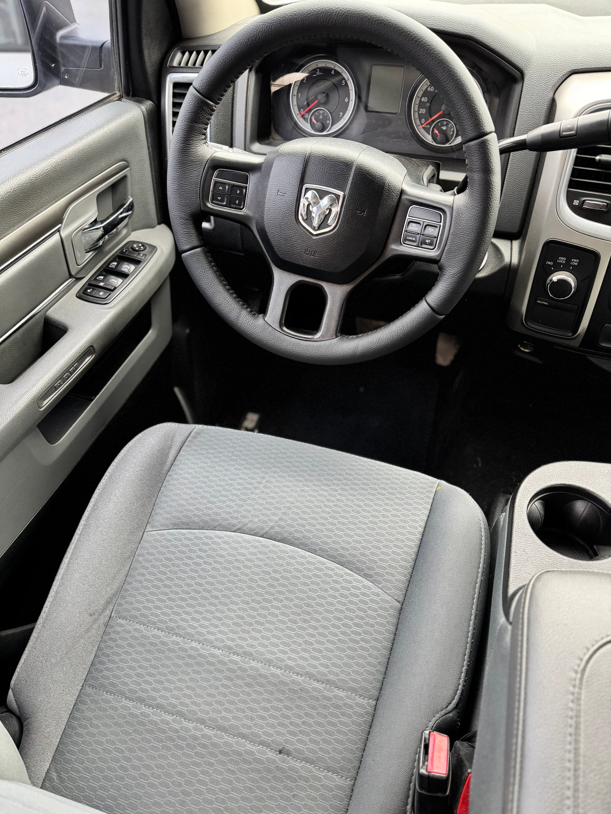 RAM SLT HEMI 4X4