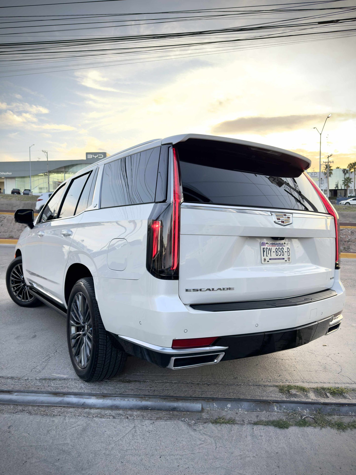 2023 CADILLAC ESCALADE