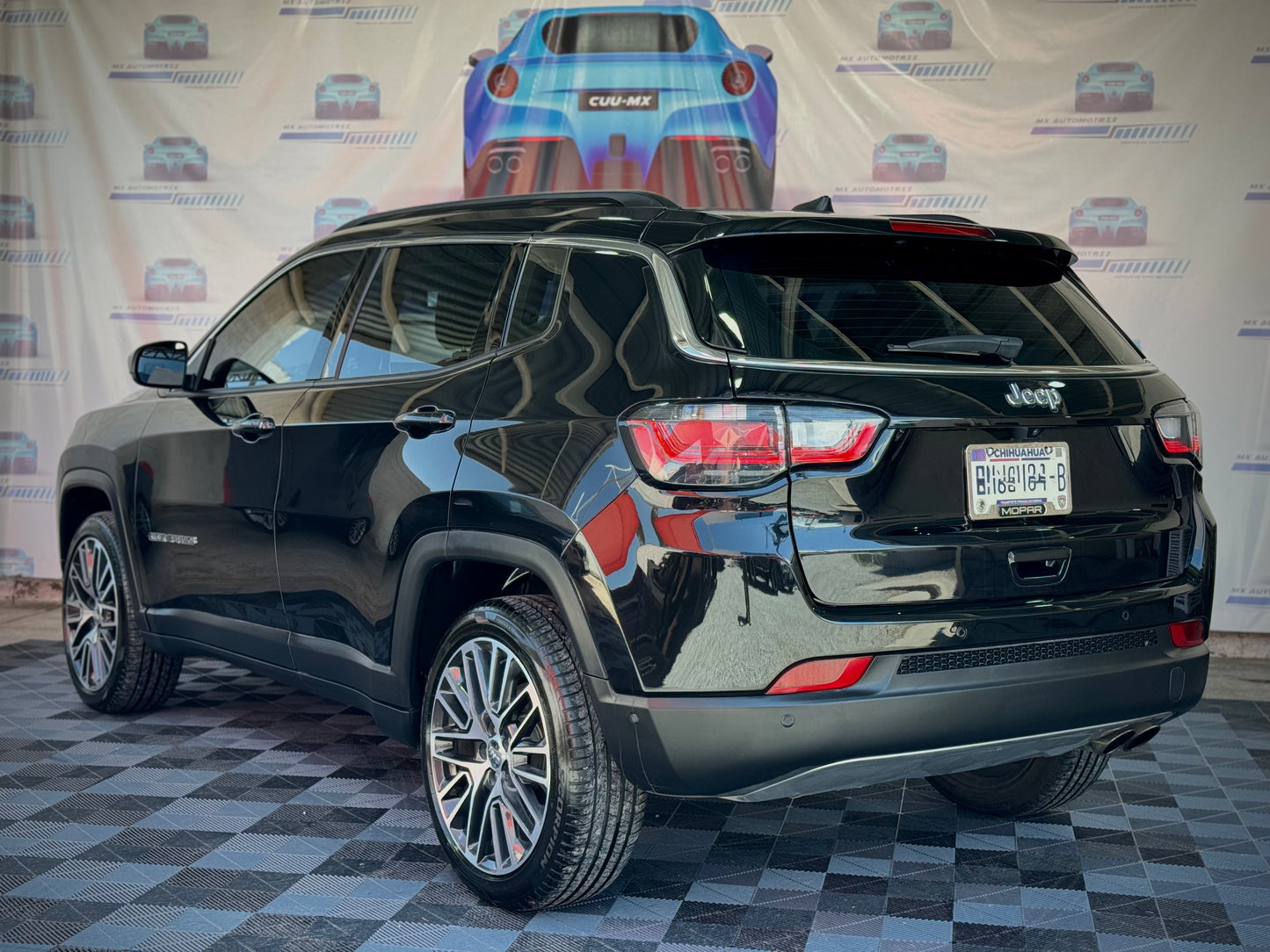 B. 2024 JEEP COMPASS LATITUDE LIGHT