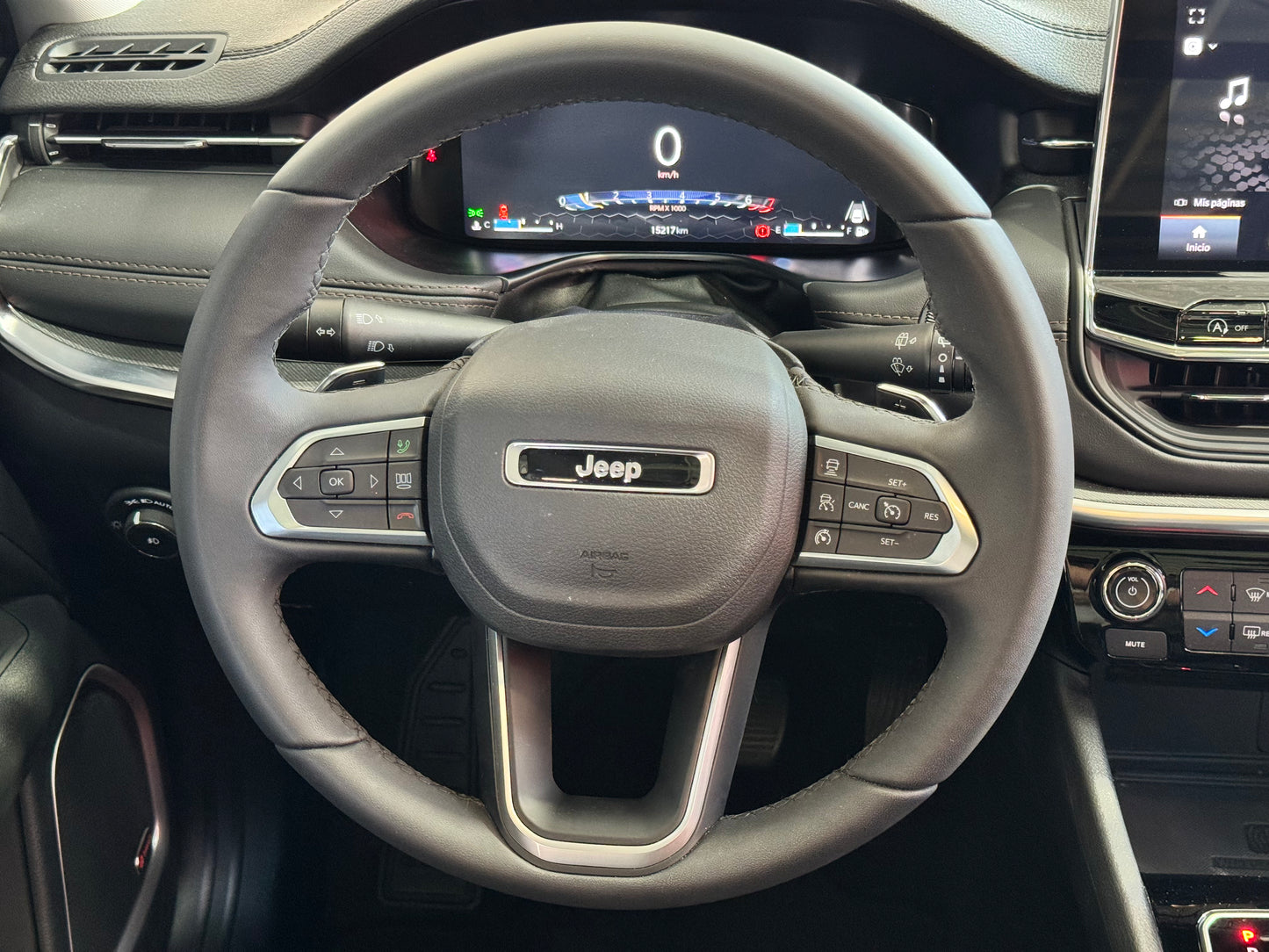 B. 2024 JEEP COMPASS LATITUDE LIGHT