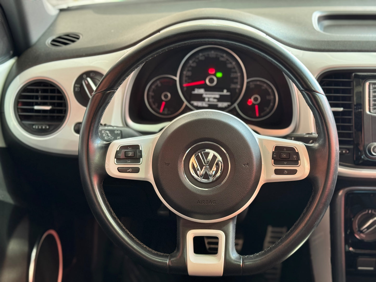 I. 2017 VOLKSWAGEN BEETLE SPORT
