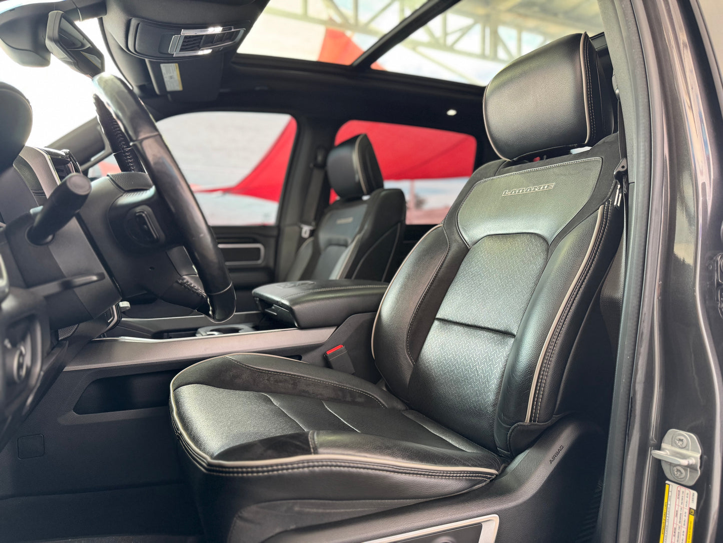 F. 2O20 RAM LARAMIE SPORT