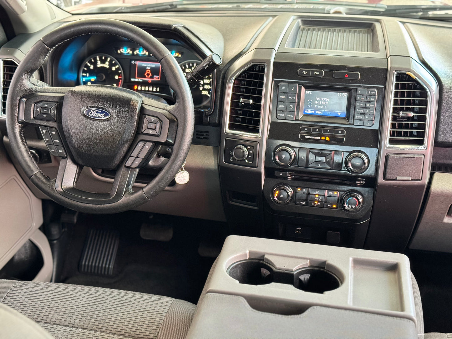 J. 2016 FORD LOBO XLT 5.0 4X4