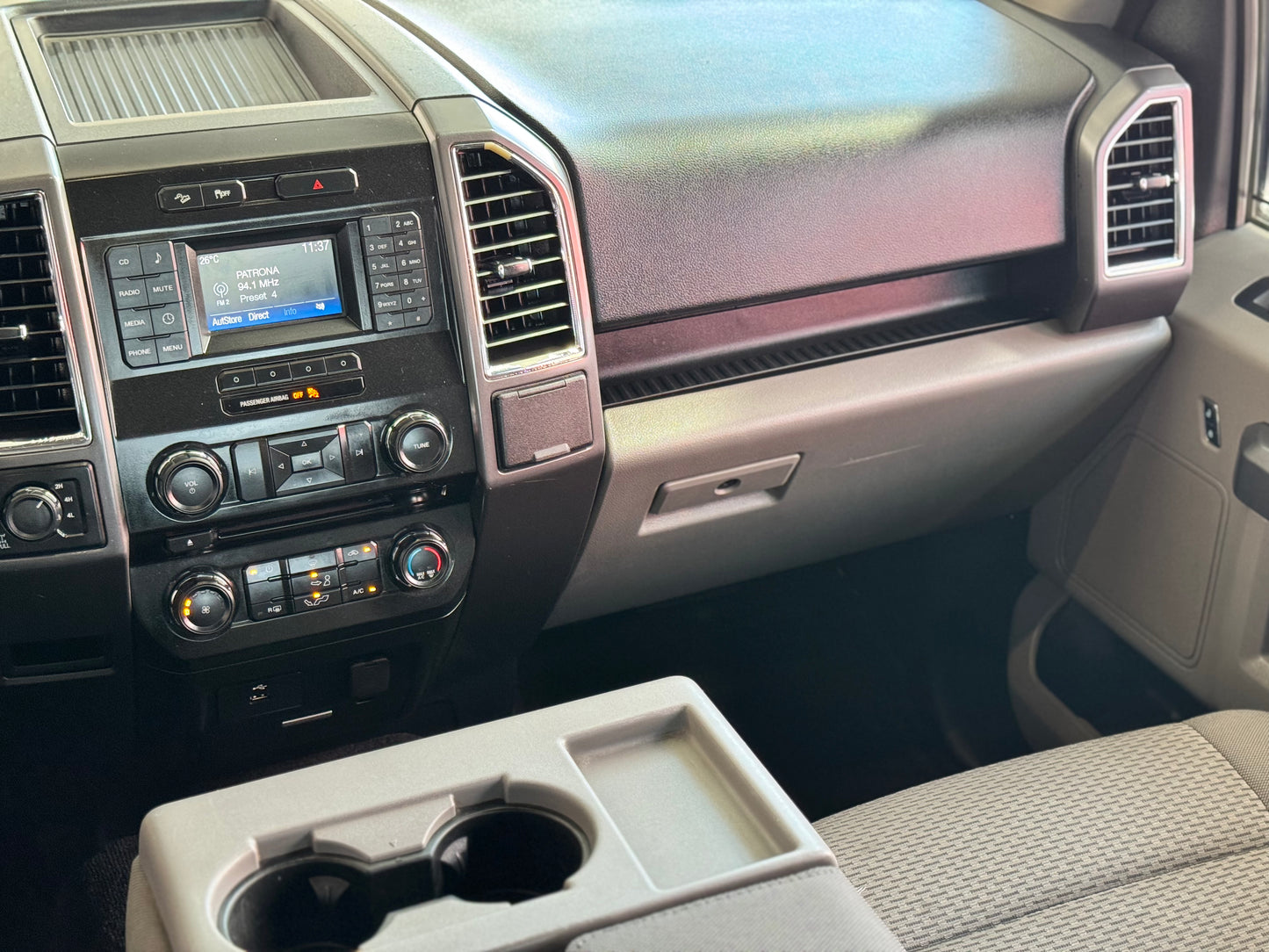J. 2016 FORD LOBO XLT 5.0 4X4