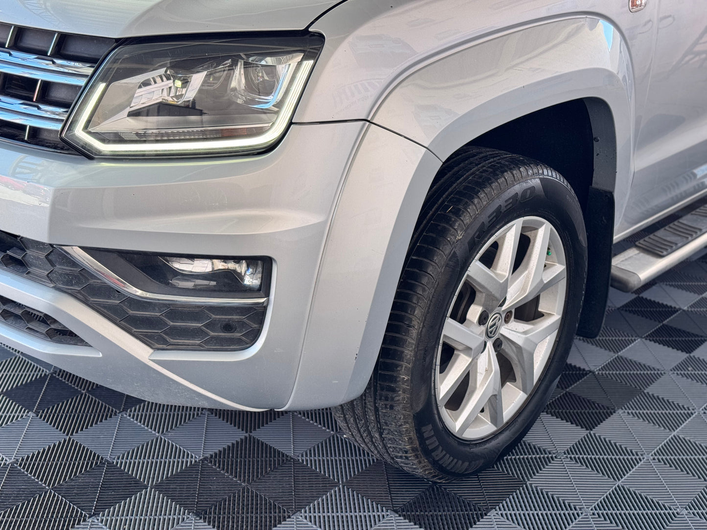 F. 2020 VOLKSWAGEN AMAROK HIGHLINE V6