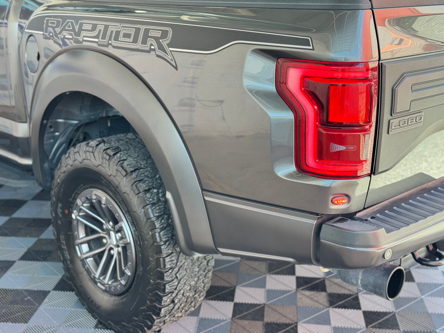 F. 2020 FORD RAPTOR SUPER CAB