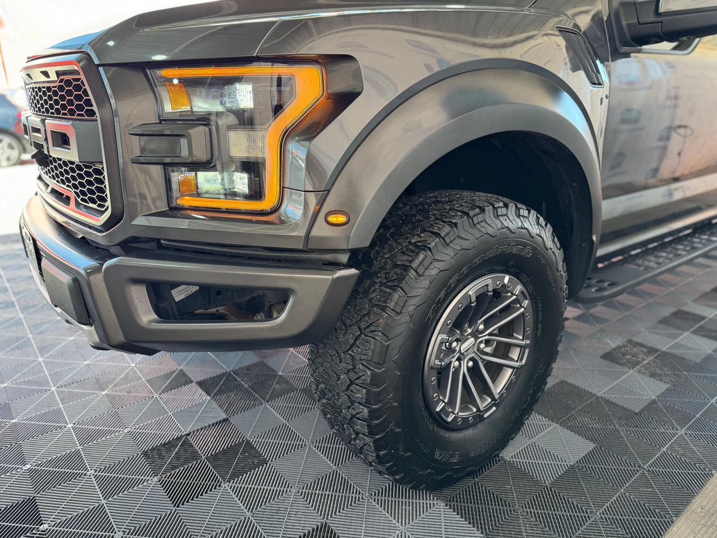 F. 2020 FORD RAPTOR SUPER CAB