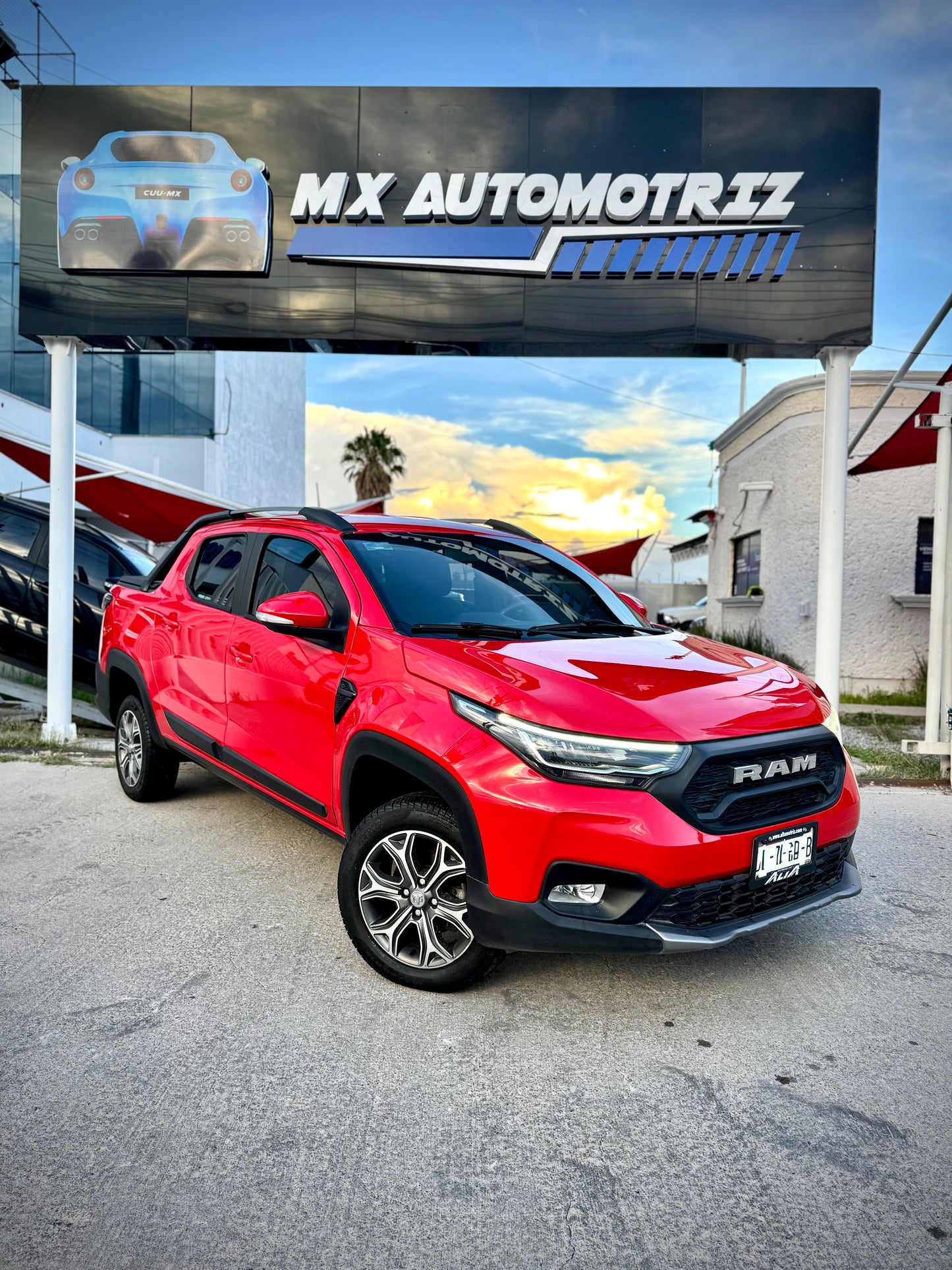 2023 RAM 7OO LARAMIE