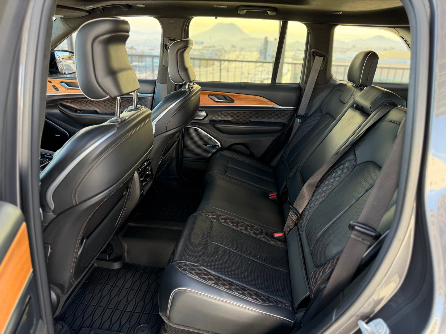 2o22 JEEP GRAND CHEROKEE