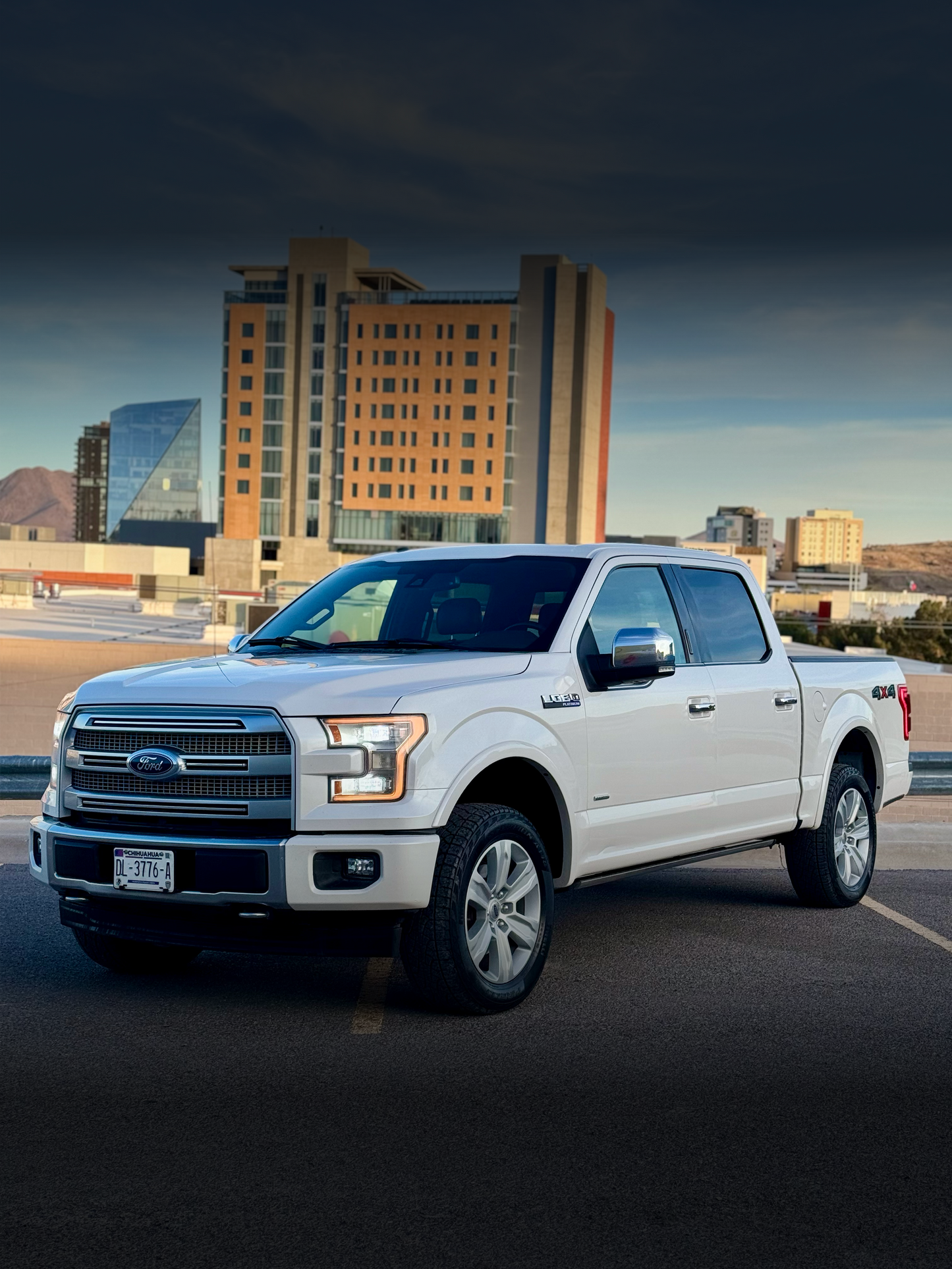 2017 FORD LOBO PLATINUM
