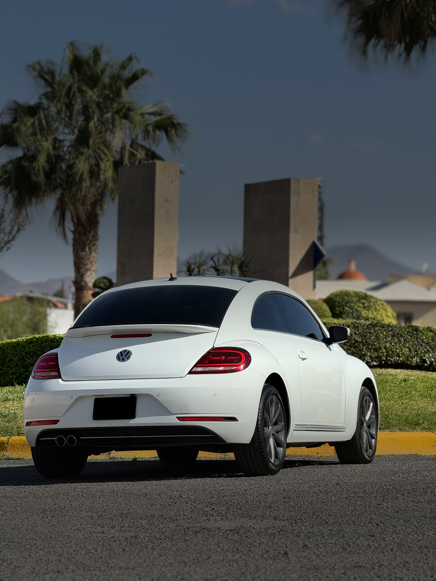 2017 VOLKSWAGEN BEETLE SPORTLINE