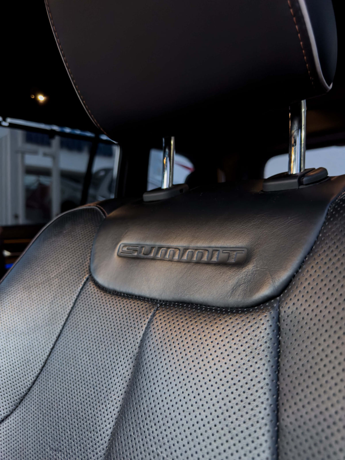 JEEP GRAND CHEROKEE SUMMIT