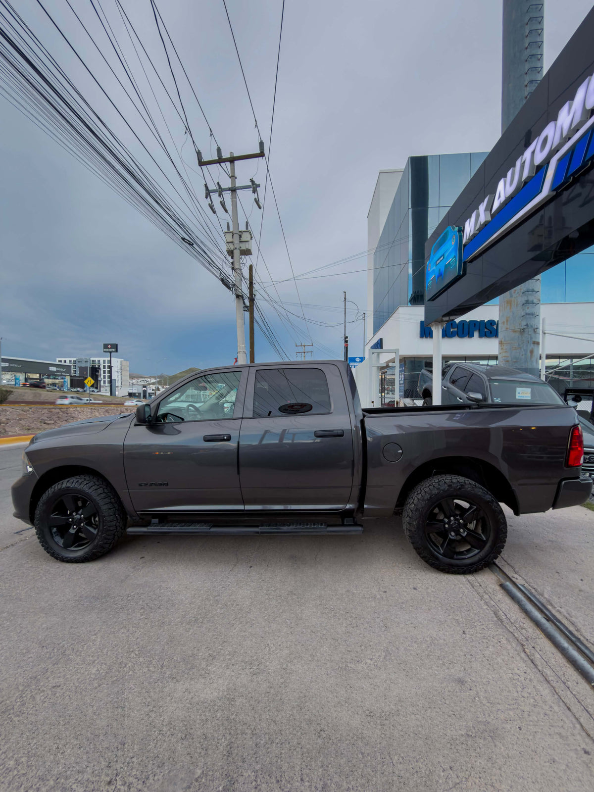 RAM 1500 SPORT 4X4 HEMI