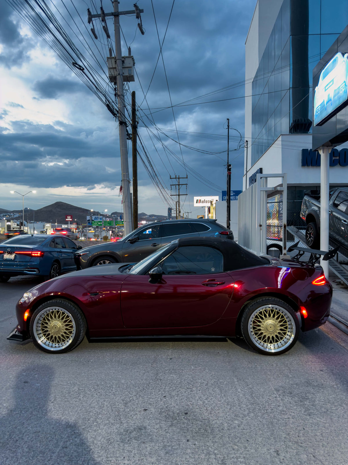 2017 MAZDA MX-5 SPORT