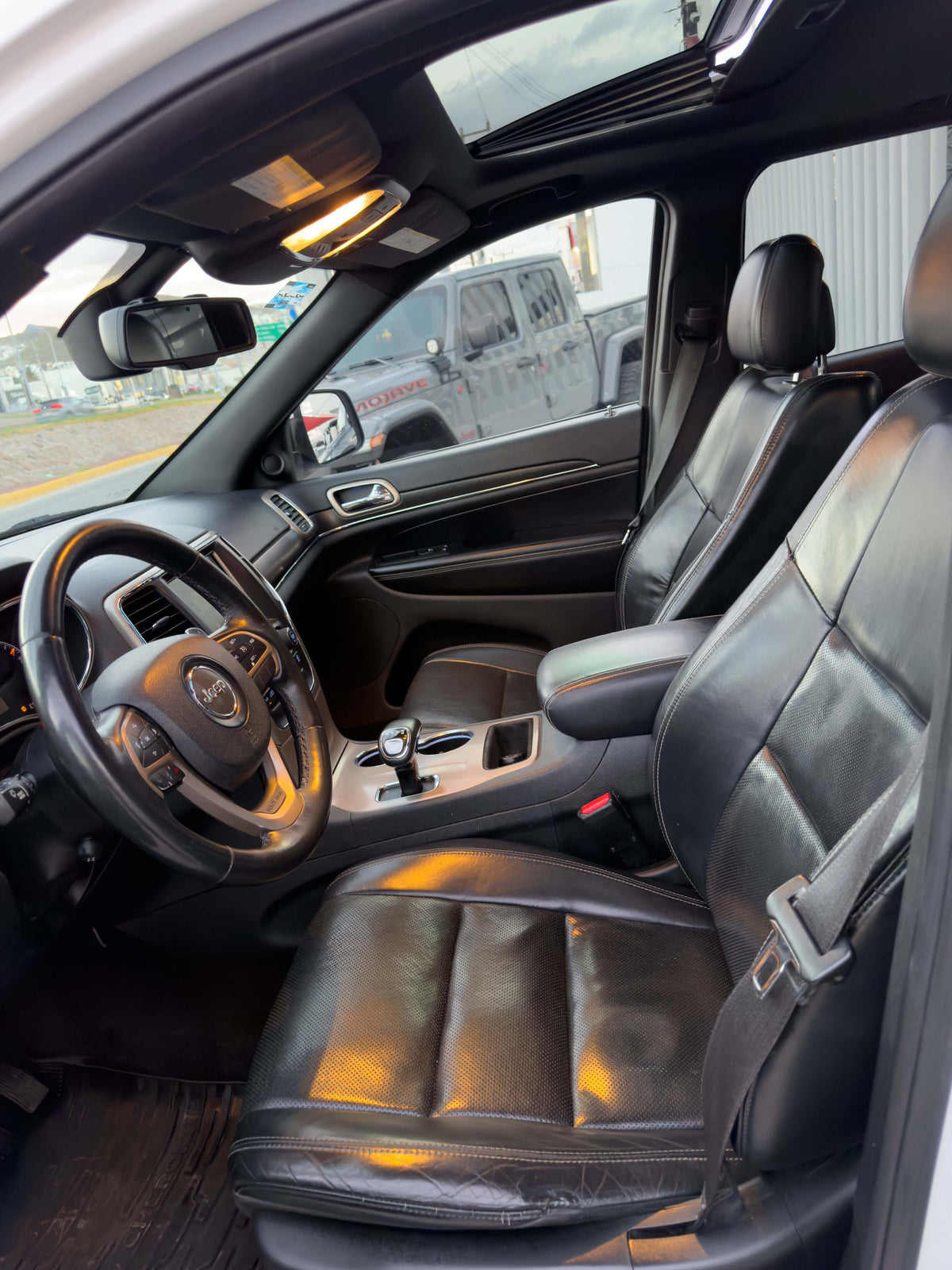 JEEP GRAND CHEROKEE LIMITED LUJO
