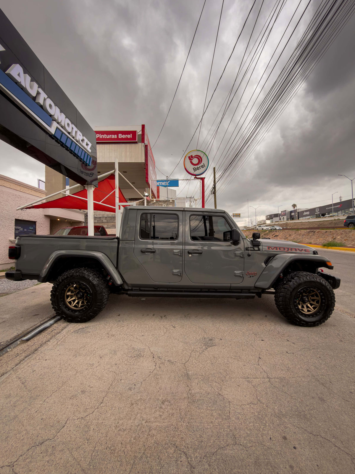 JEEP JT MOJAVE