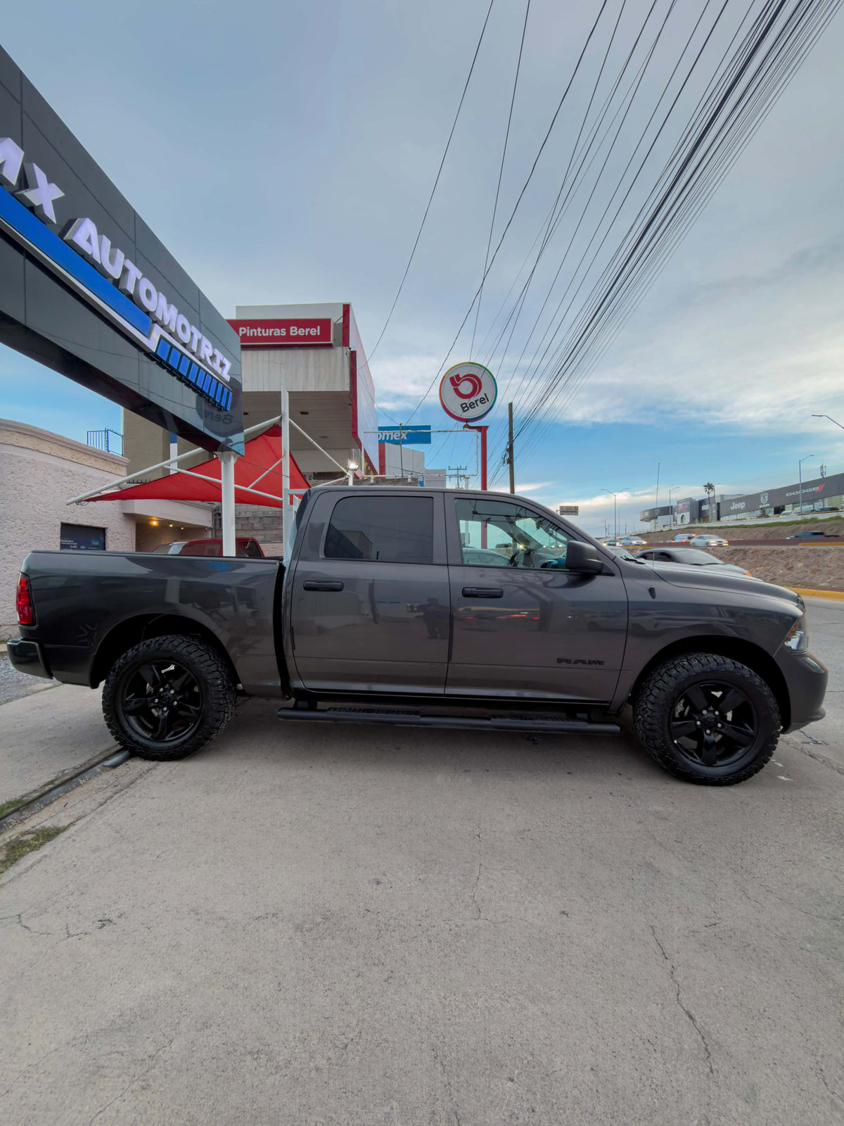 RAM 1500 SPORT 4X4 HEMI