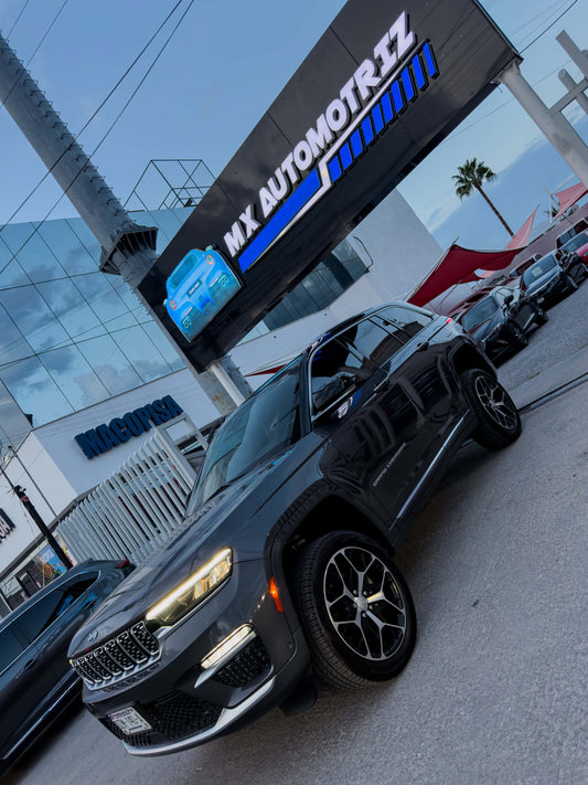 JEEP GRAND CHEROKEE SUMMIT