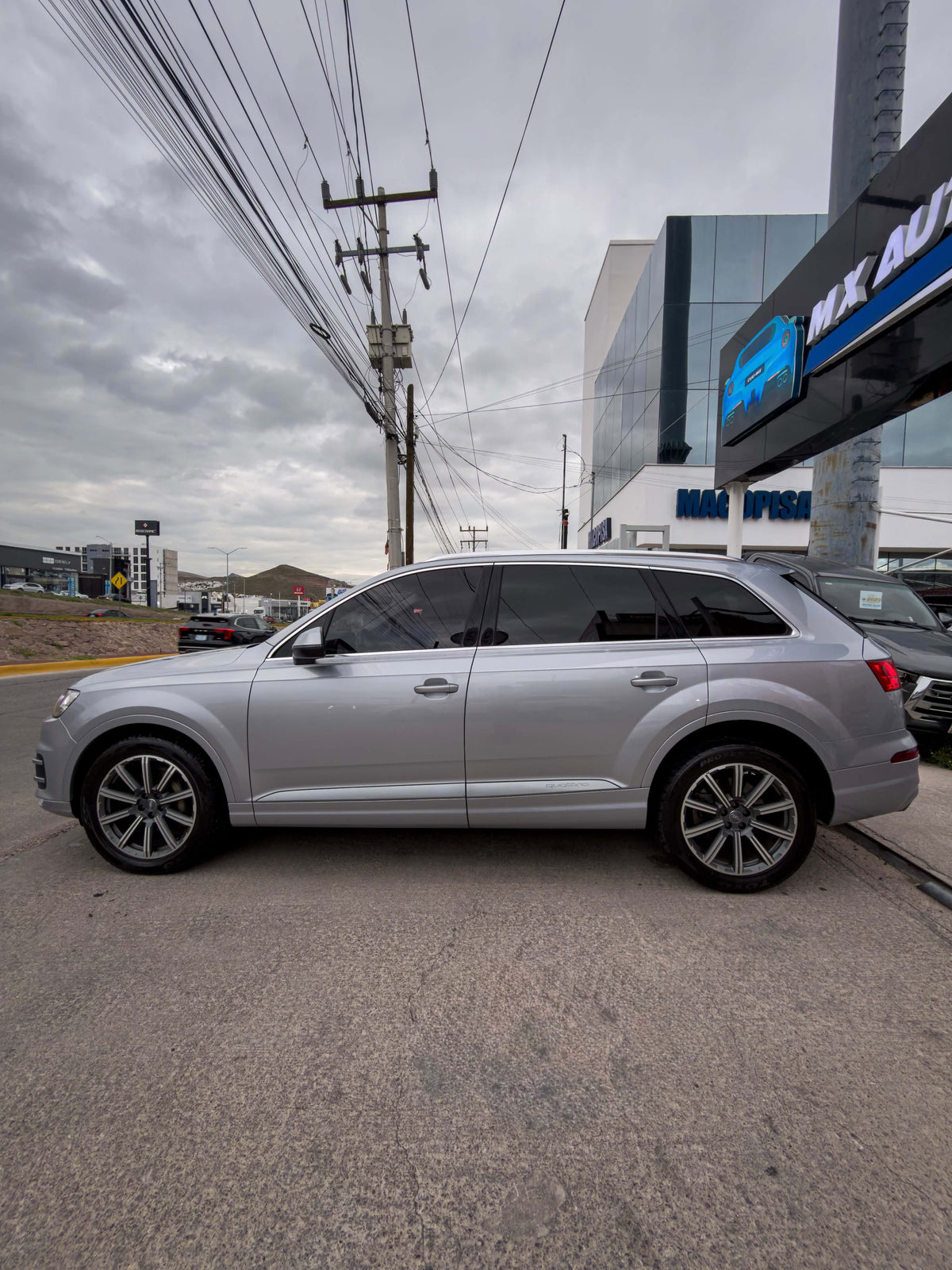 AUDI Q7 ELITE