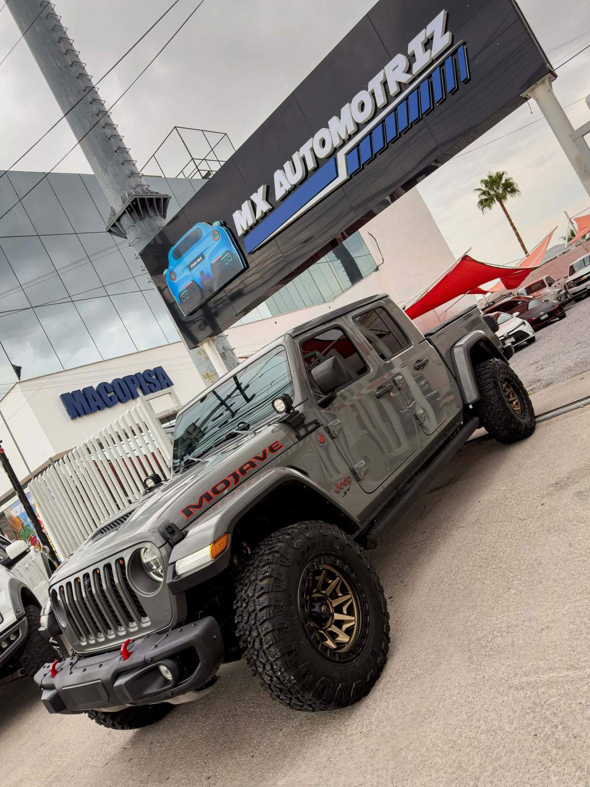 JEEP JT MOJAVE