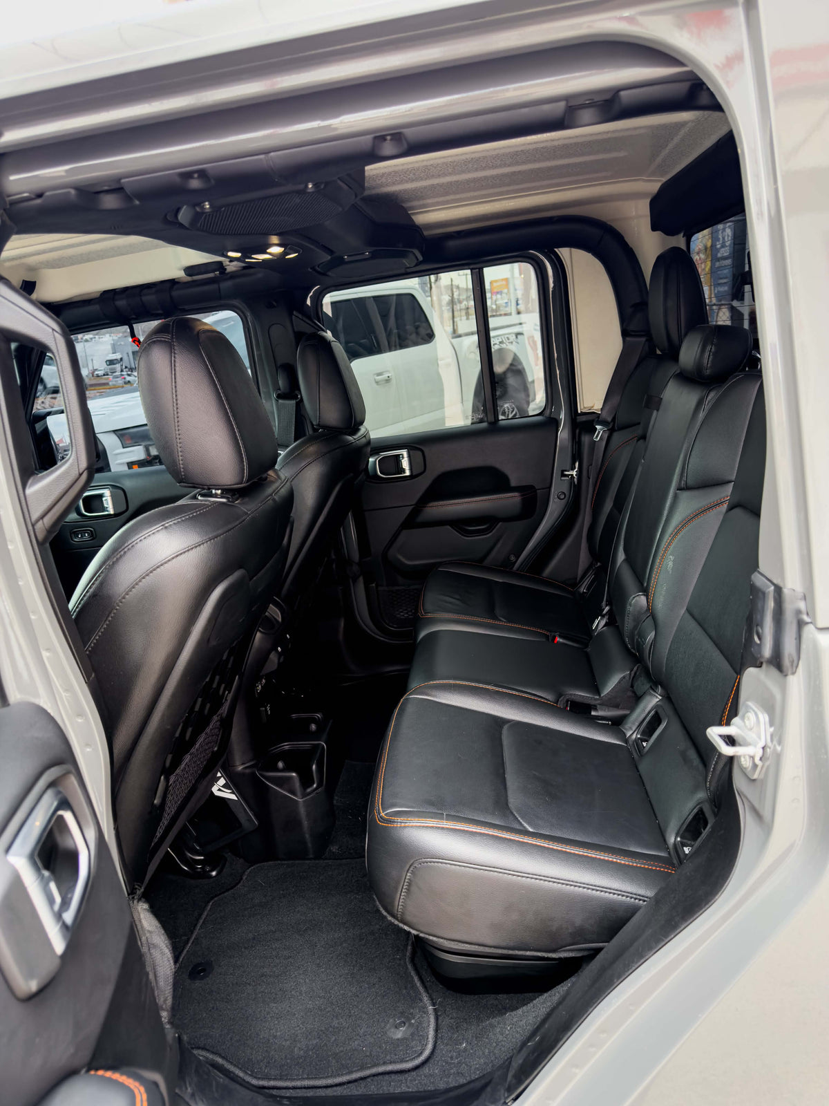 JEEP JT MOJAVE