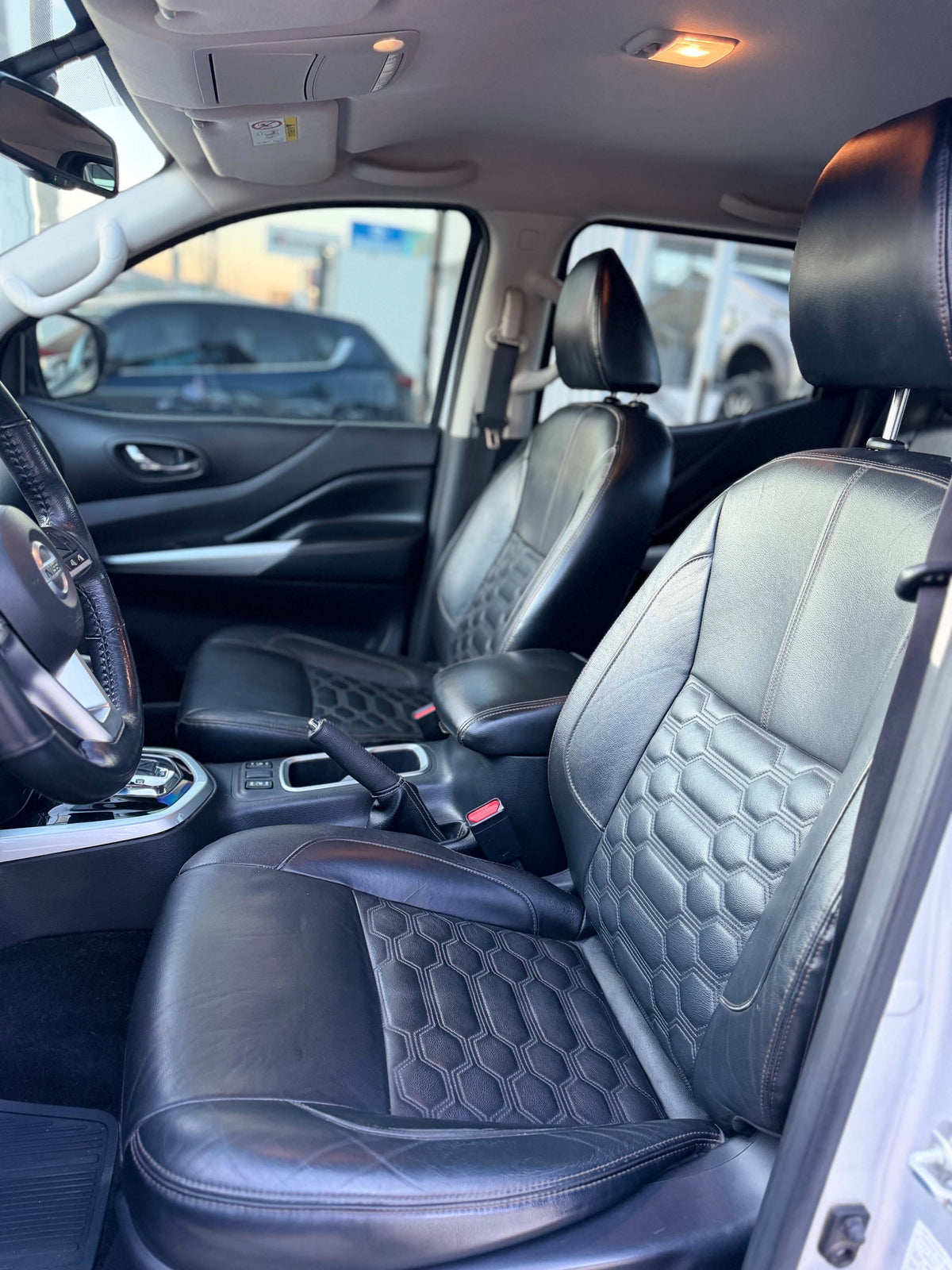 NISSAN FRONTIER LE PLATINUM