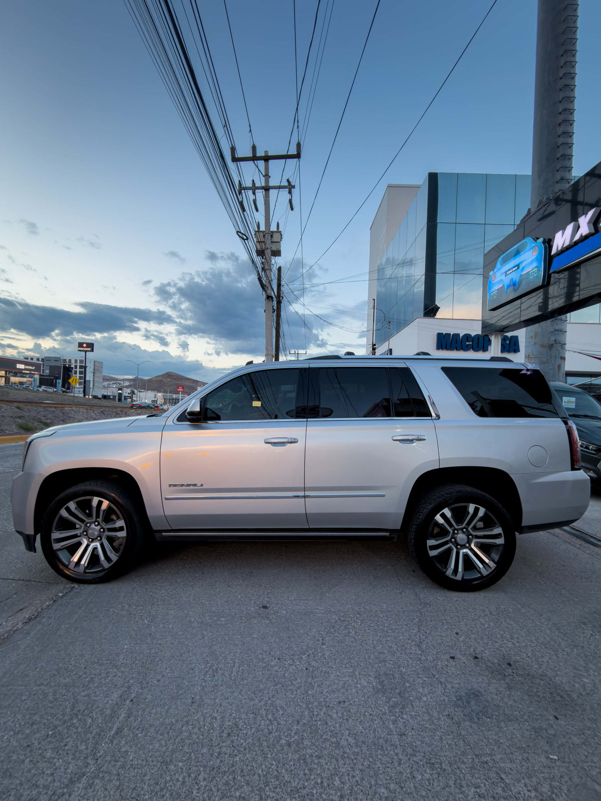 GMC YUKON DENALI