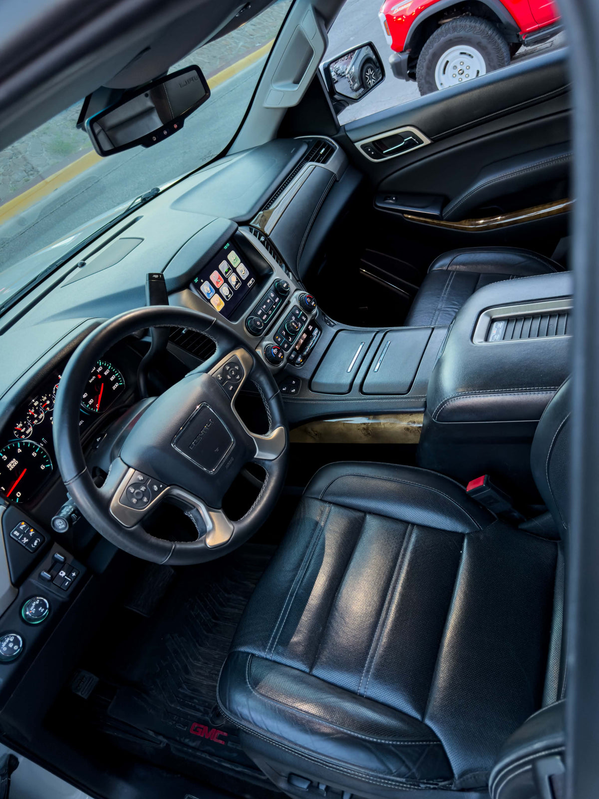 GMC YUKON DENALI