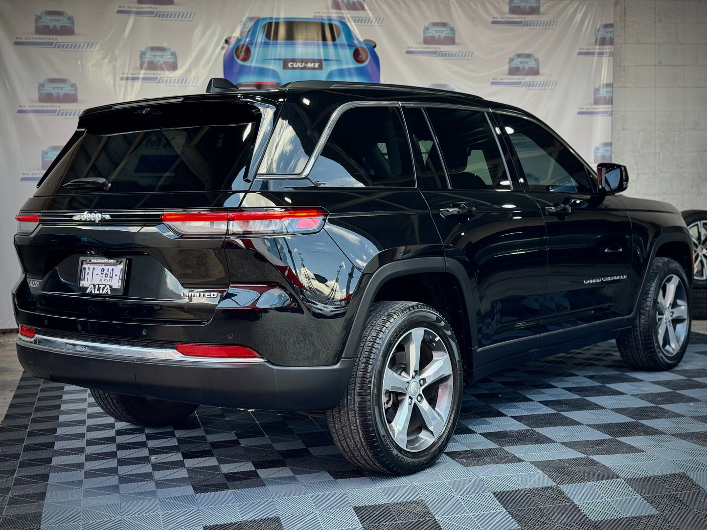 D. 2022 JEEP GRAND CHEROKEE LIMITED