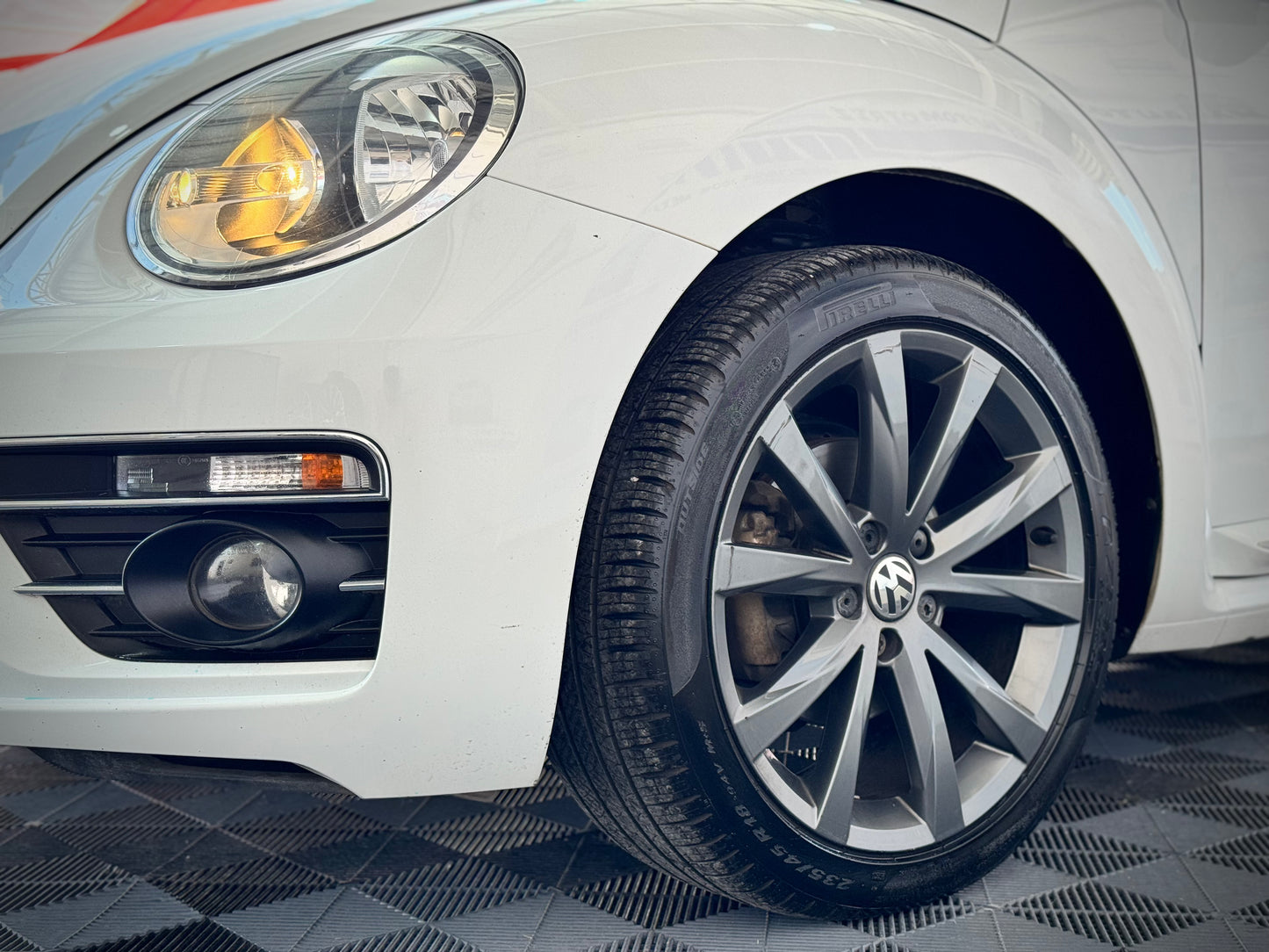 I. 2017 VOLKSWAGEN BEETLE SPORT