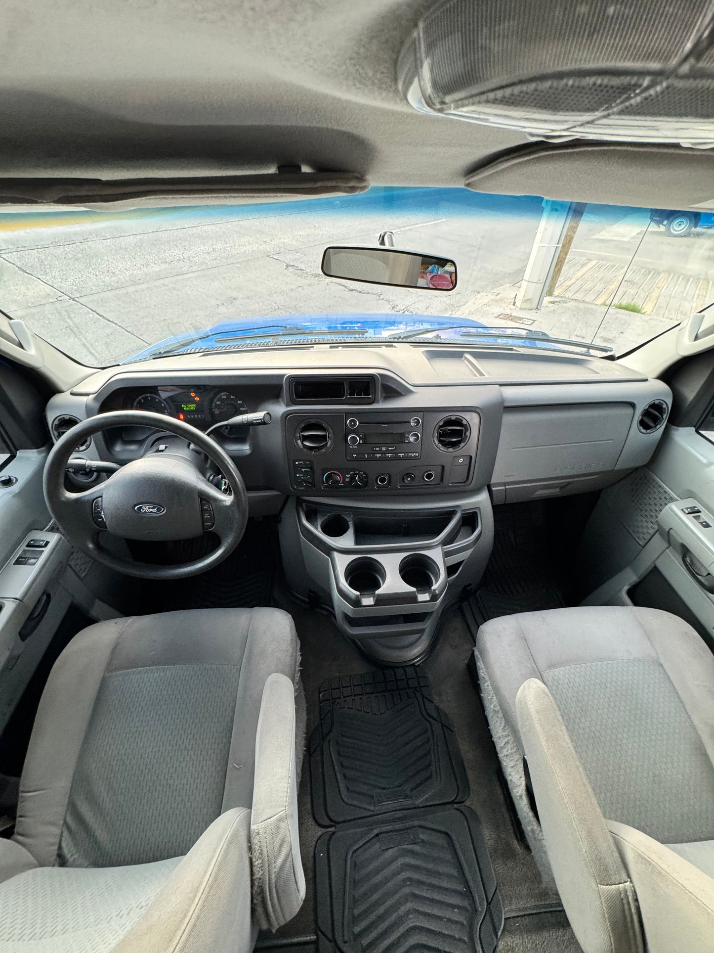 2014 FORD 11 PASAJEROS