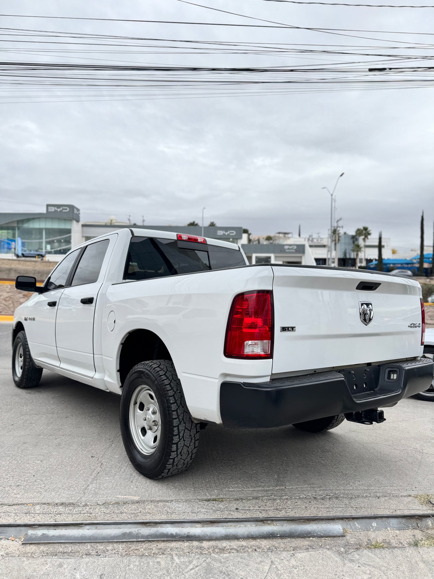 2018 RAM SLT 5.7 4X4