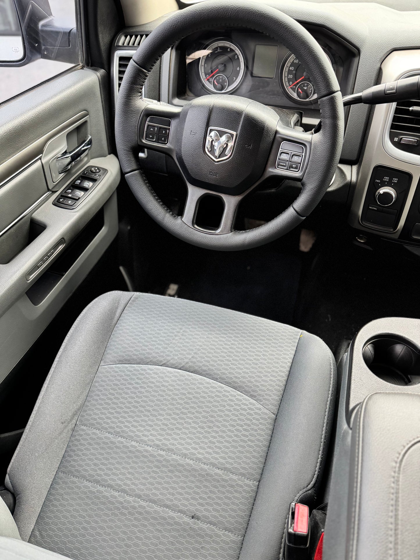 2018 RAM SLT 5.7 4X4