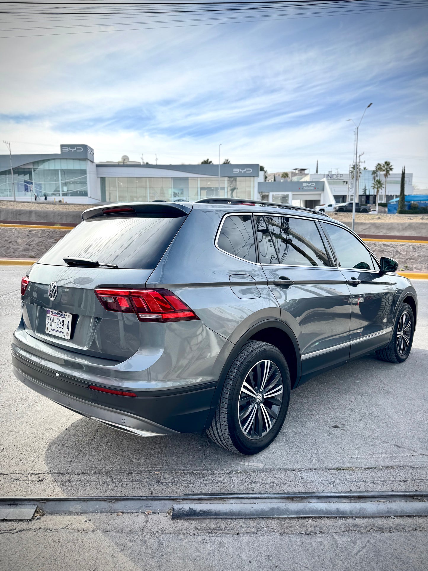 2019 VOLKSWAGEN TIGUAN