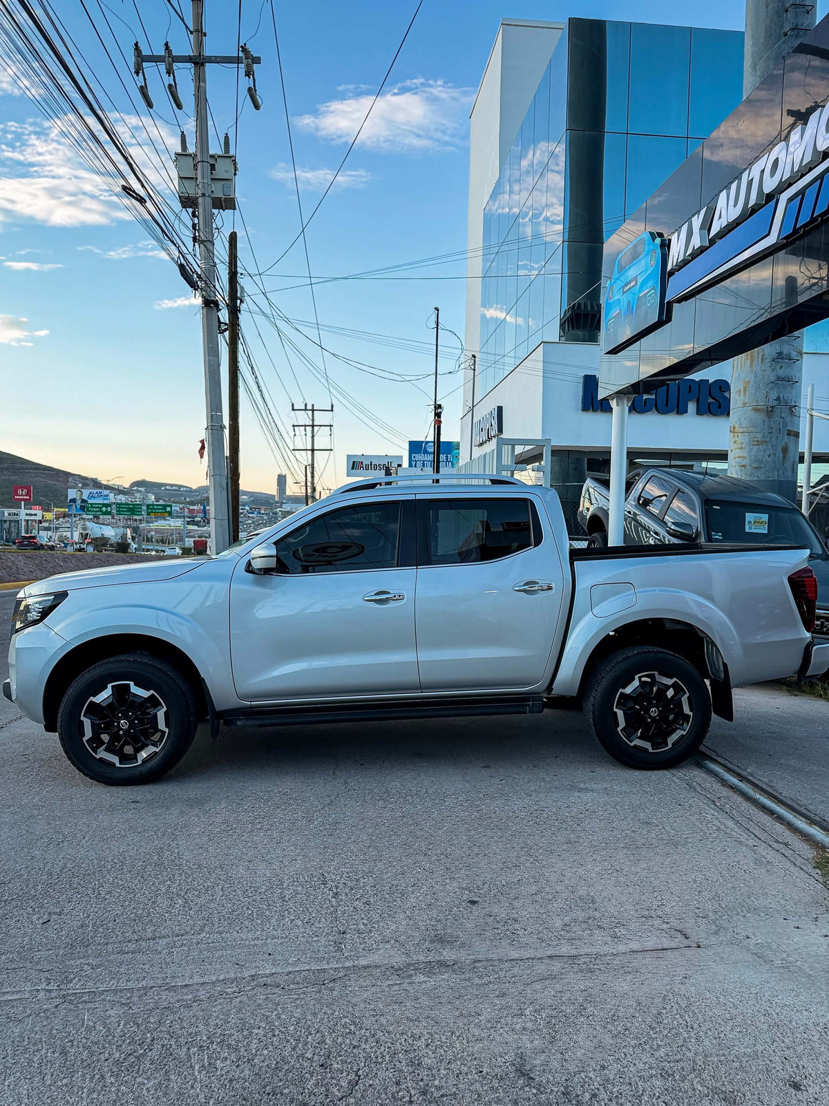 NISSAN FRONTIER LE PLATINUM