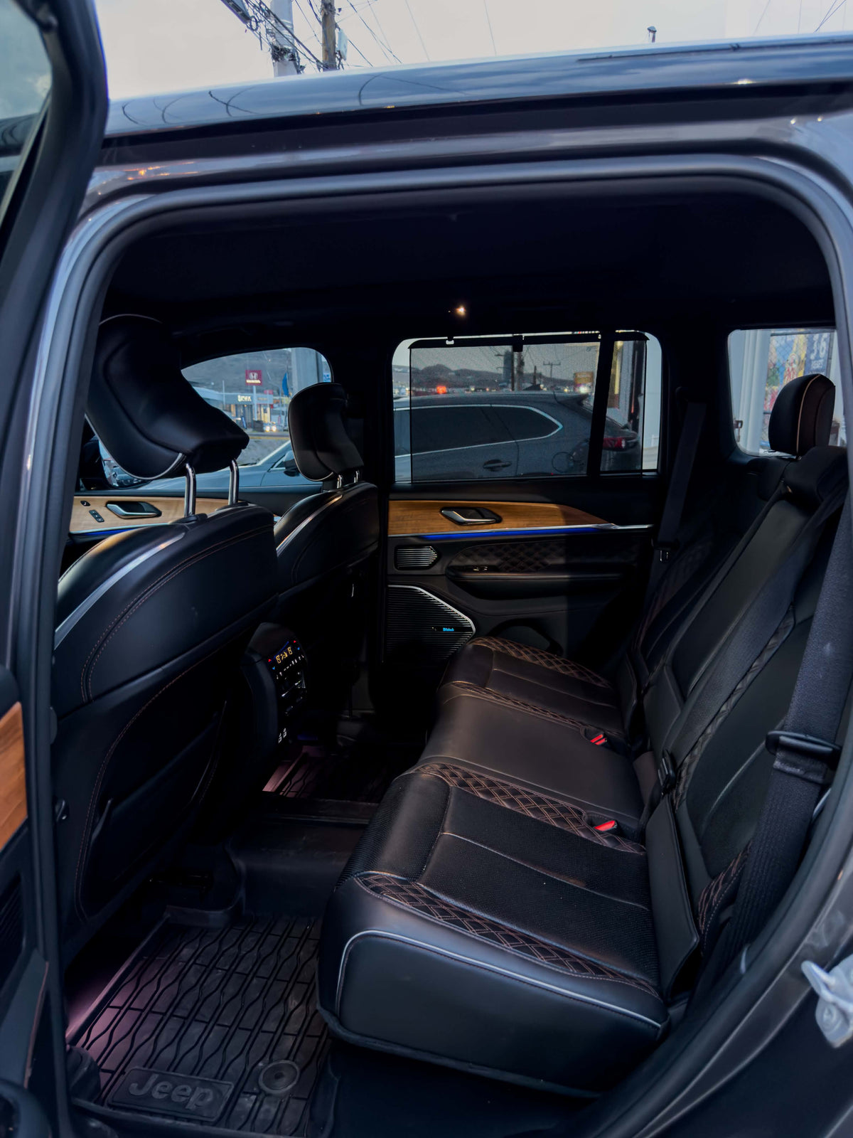 JEEP GRAND CHEROKEE SUMMIT