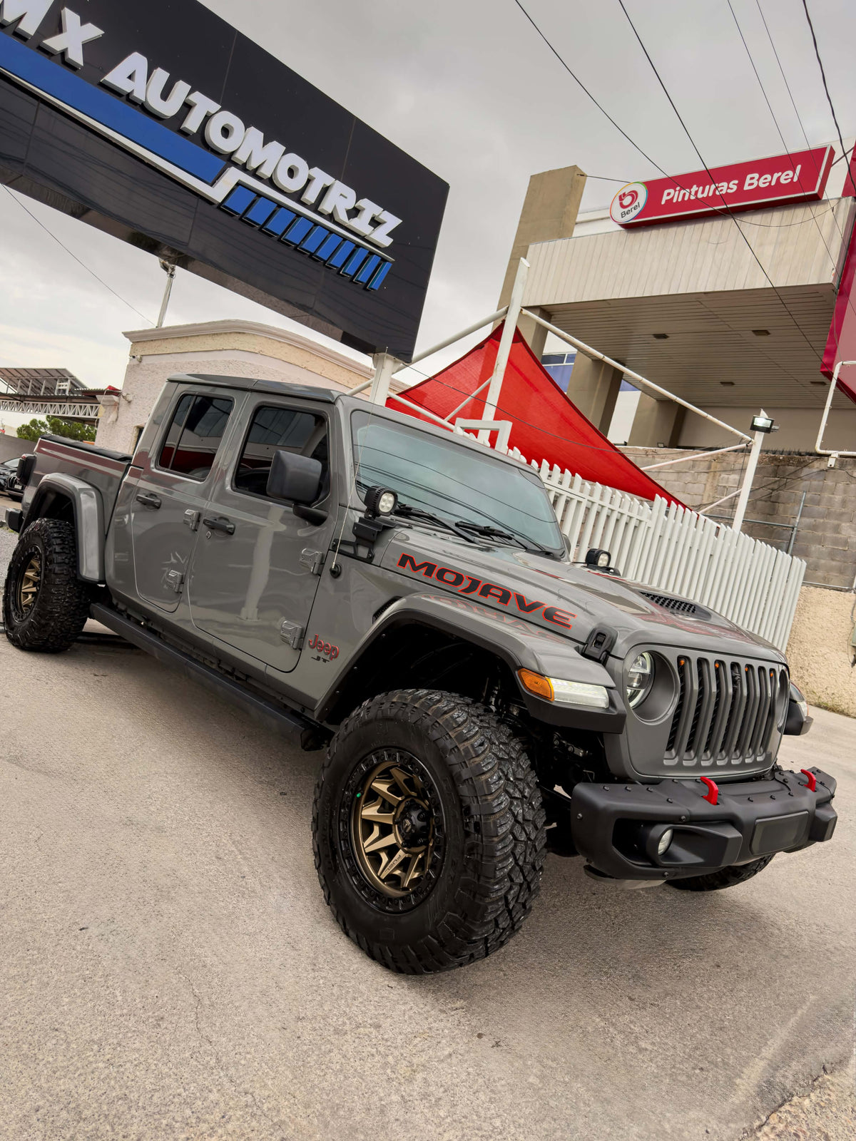 JEEP JT MOJAVE