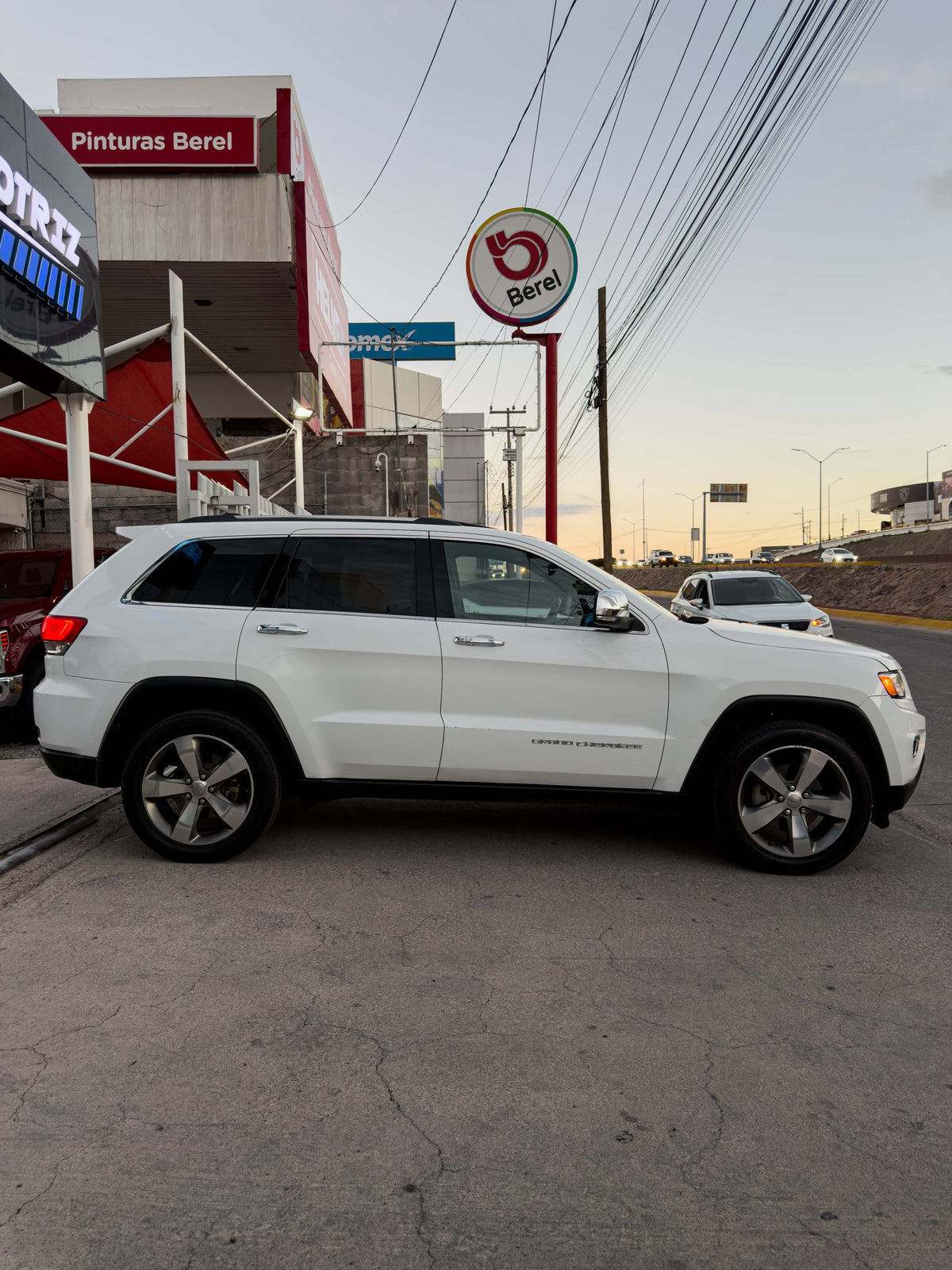 JEEP GRAND CHEROKEE LIMITED LUJO